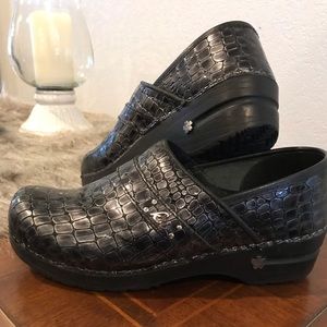 Sanita nursing clogs